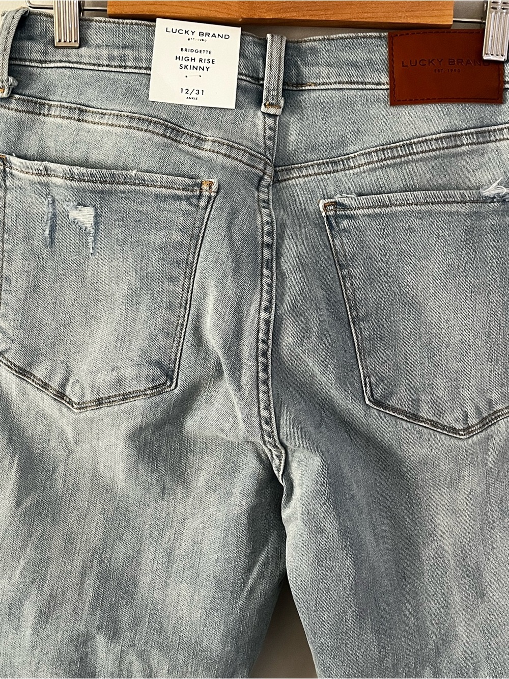 LUCKY BRAND Light-wash, Ripped "Bridgette" High-rise Skinny Jeans (NWT) - Picture 5 of 6